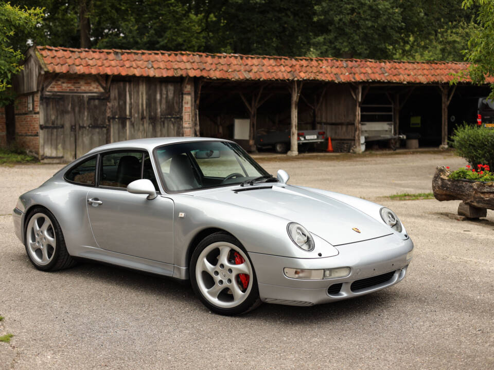 Image 3/90 de Porsche 911 Carrera 4S (1996)