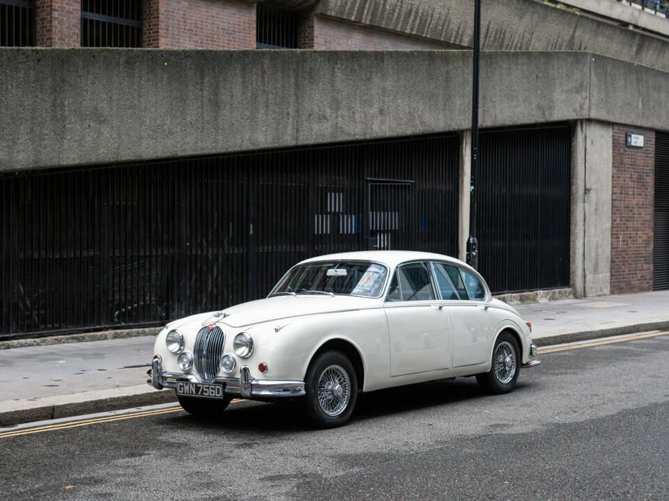 Image 21/43 de Jaguar Mk II 3.4 (1966)