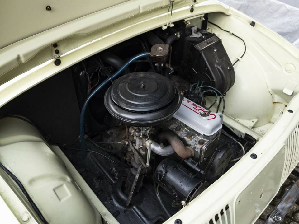 Image 26/29 of Renault Ondine (1960)