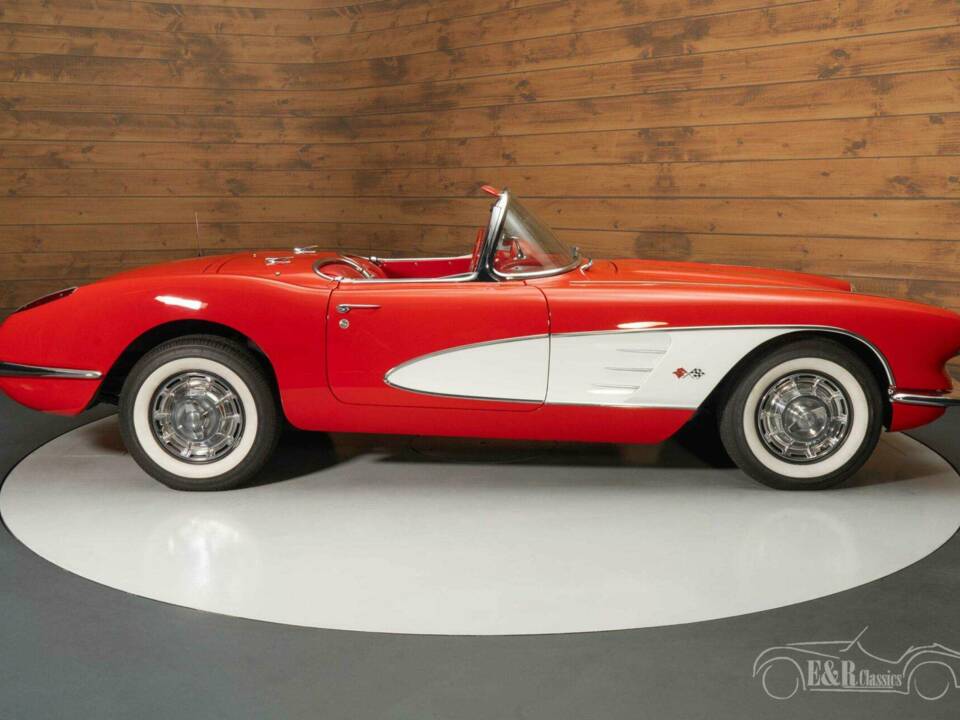 Image 12/19 of Chevrolet Corvette (1960)