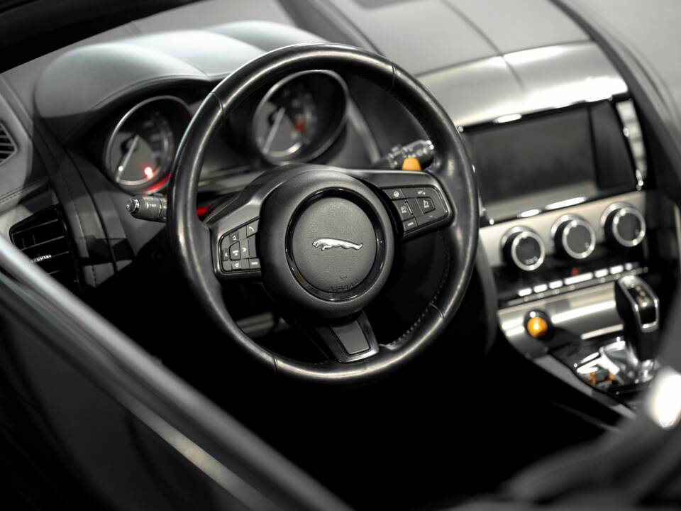 Bild 37/44 von Jaguar F-Type S (2014)