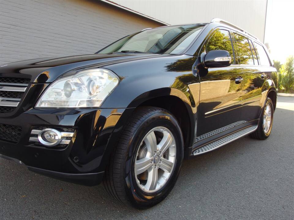 Immagine 21/100 di Mercedes-Benz GL 550 4MATIC (2008)