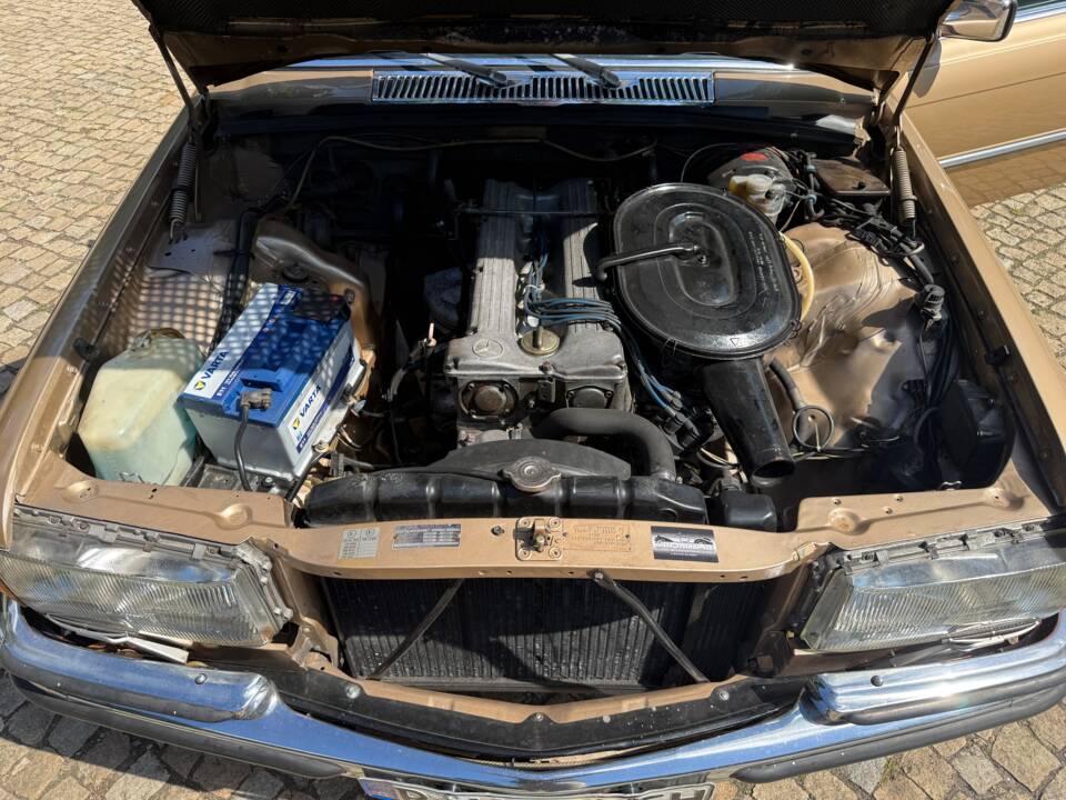 Image 9/10 of Mercedes-Benz 280 SE (1976)