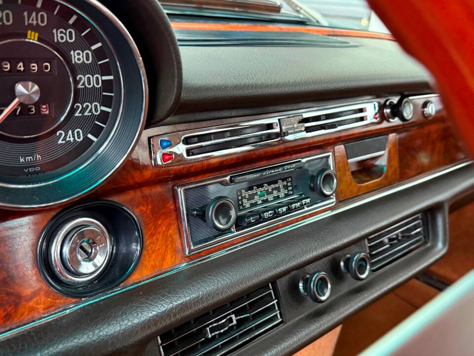Image 5/15 de Mercedes-Benz 300 SEL 6.3 (1970)