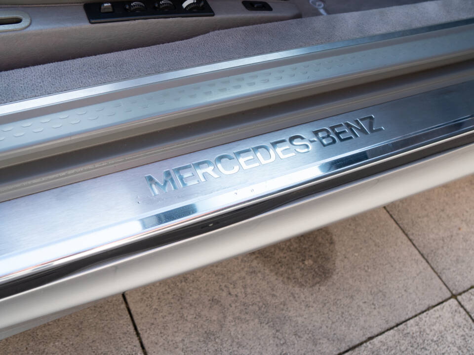 Bild 38/75 von Mercedes-Benz SL 500 (1997)