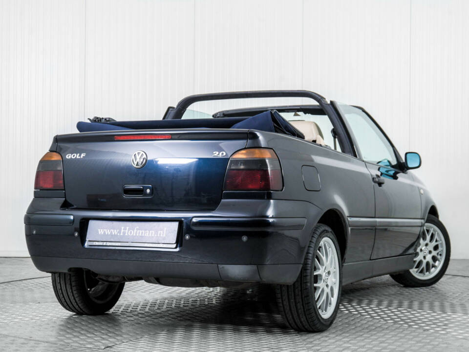 Immagine 38/50 di Volkswagen Golf IV Cabrio 2.0 (2001)