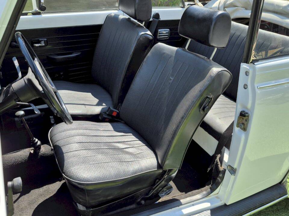 Image 30/73 of Volkswagen Beetle 1300 (1972)
