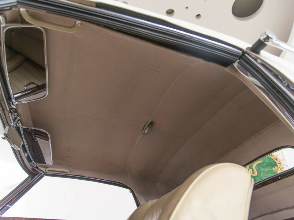 Image 25/45 of Mercedes-Benz 300 S Cabriolet A (1953)