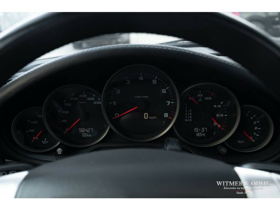 Bild 17/28 von Porsche 911 Carrera 4S (2004)