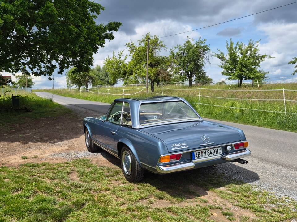 Bild 9/16 von Mercedes-Benz 280 SL (1970)