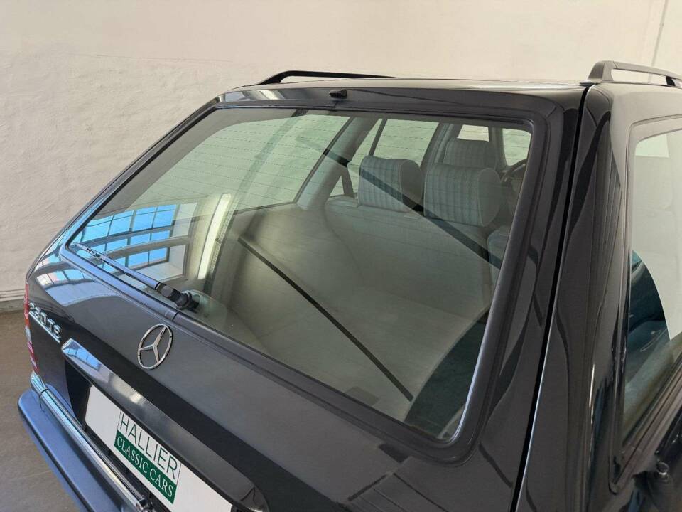 Image 22/43 of Mercedes-Benz 230 TE (1992)
