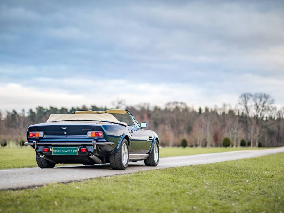 Image 53/57 de Aston Martin V8 Vantage Volante (1989)