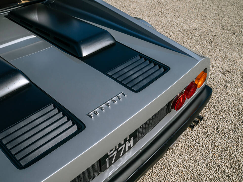 Image 32/38 of Ferrari 365 GT4 BB (1974)