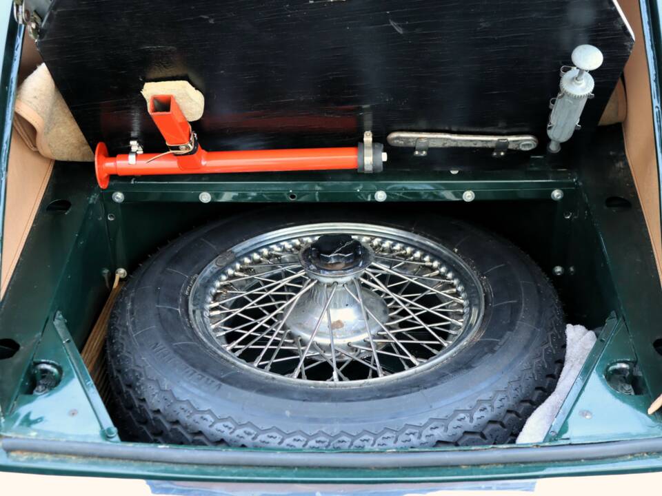 Image 15/50 of Jaguar XK 150 FHC (1959)