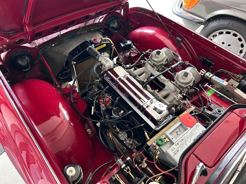 Image 15/26 of Triumph TR 4 (1965)
