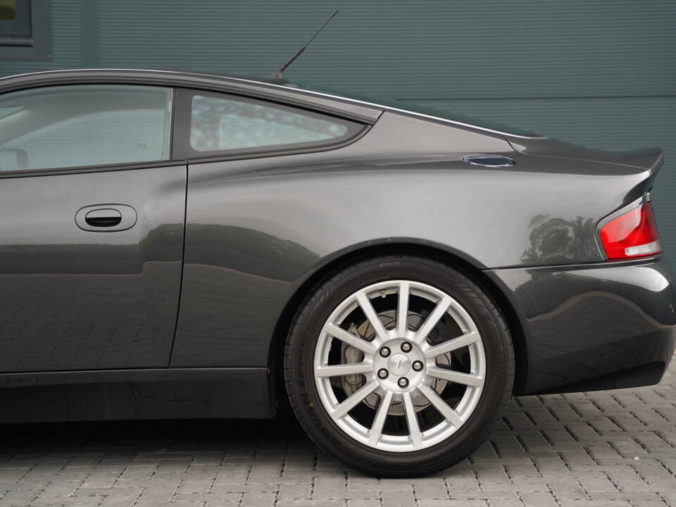 Image 10/50 of Aston Martin V12 Vanquish S (2007)