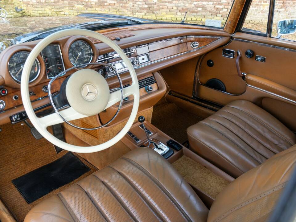 Bild 3/50 von Mercedes-Benz 280 SE 3,5 (1970)