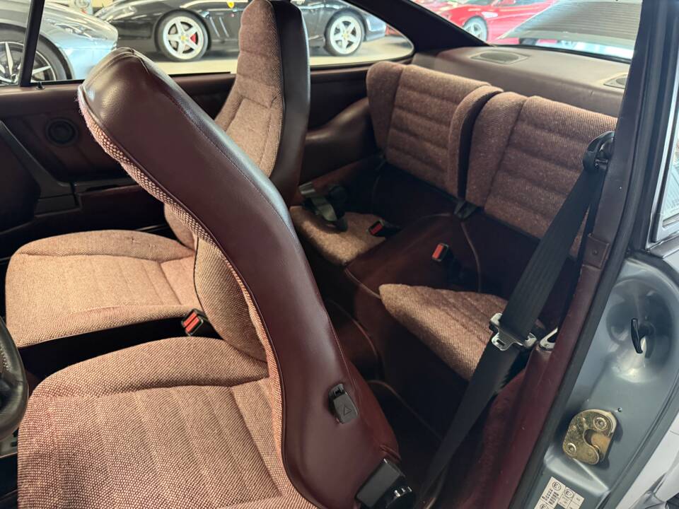 Image 16/18 de Porsche 911 SC 3.0 (1983)