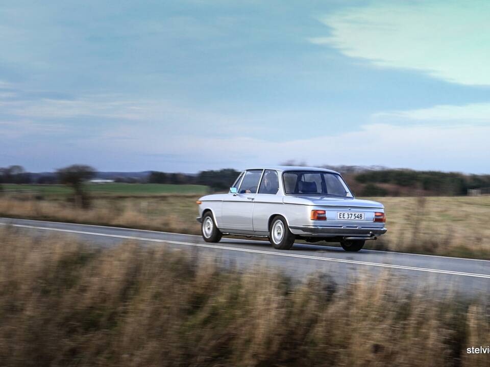 Bild 38/53 von BMW 2002 tii (1974)