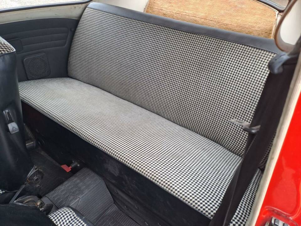 Immagine 21/33 di Volkswagen Beetle 1200 L (1980)
