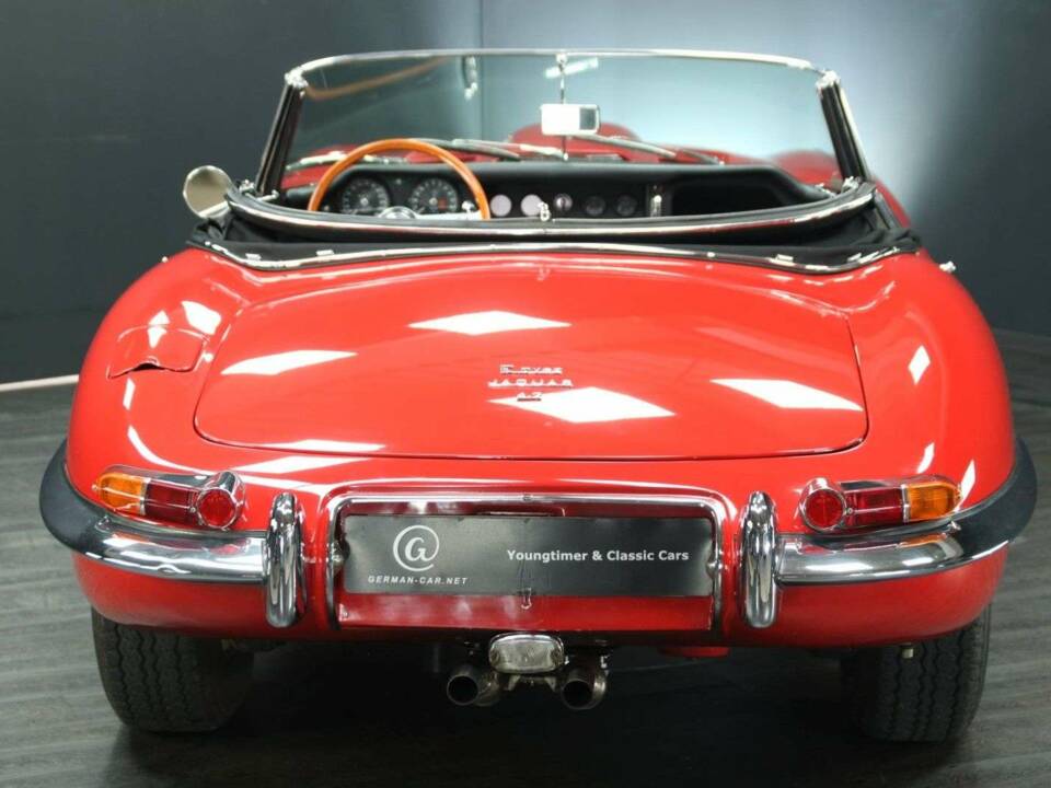 Image 5/30 de Jaguar Type E 4.2 (1967)