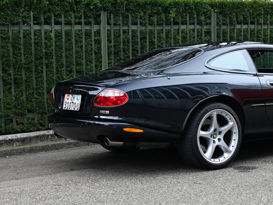 Bild 15/51 von Jaguar XKR (2003)