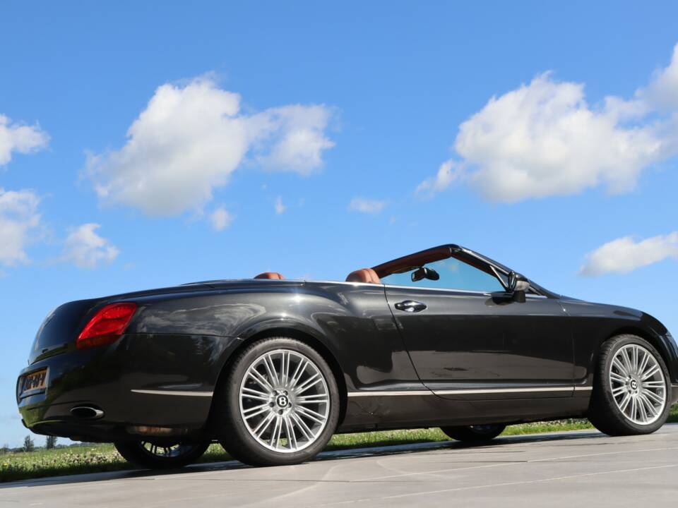Bild 37/50 von Bentley Continental GTC (2007)