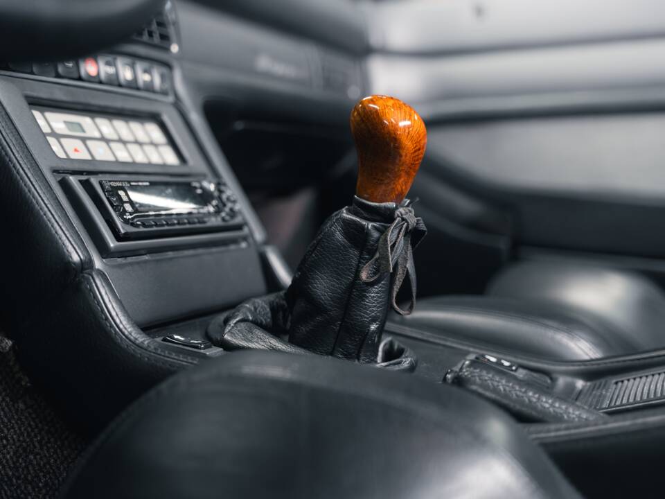 Image 31/42 of Maserati Shamal (1991)