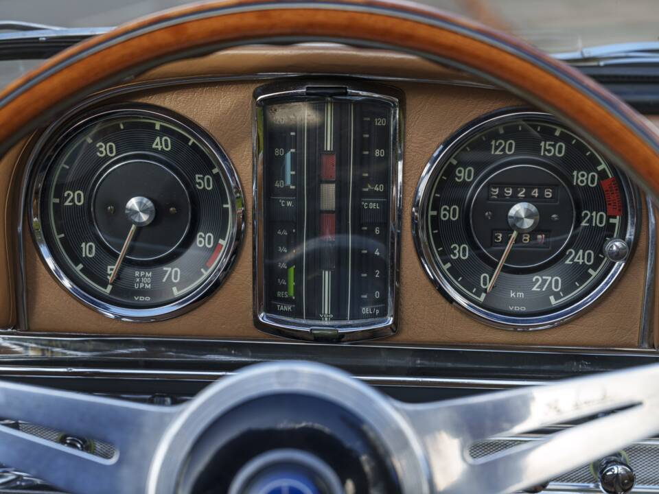 Image 18/25 de Mercedes-Benz 300 SL Roadster (1961)