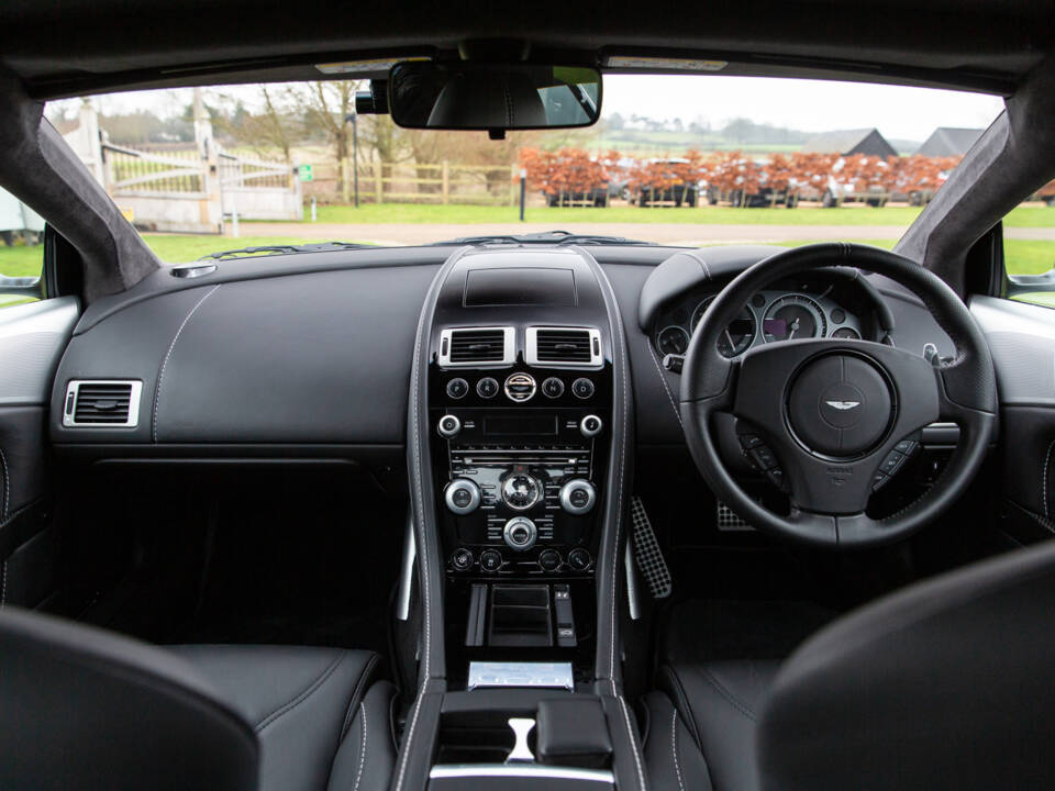 Immagine 50/98 di Aston Martin DBS (2010)