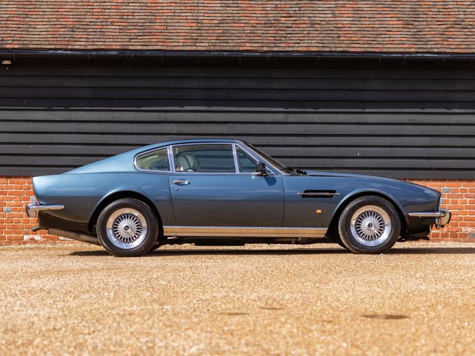 Bild 2/70 von Aston Martin V8 EFi (1988)