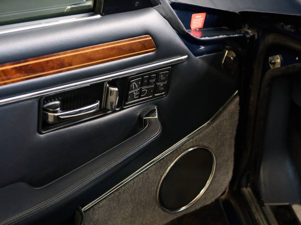 Image 38/50 of Jaguar XJS 5.3 V12 (1993)