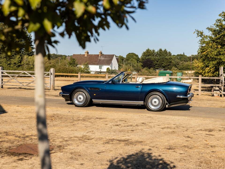 Image 21/57 de Aston Martin V8 Vantage Volante (1989)