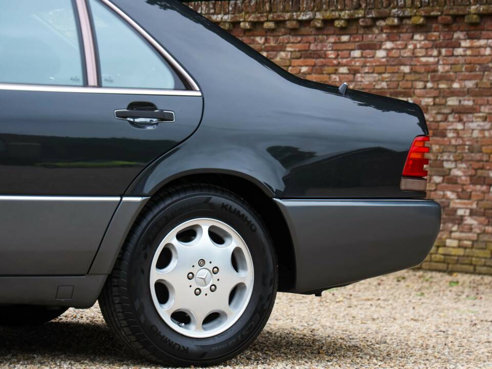 Bild 21/50 von Mercedes-Benz 400 SE (1991)