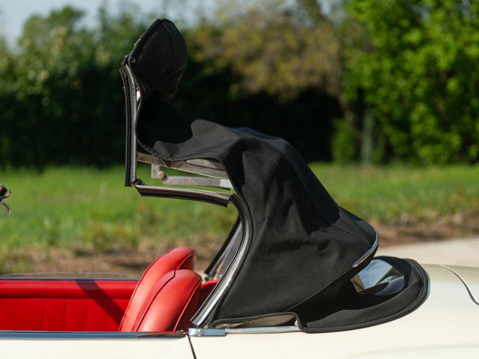 Image 22/50 de Mercedes-Benz 190 SL (1959)