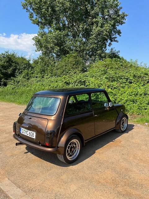 Image 21/22 of Austin Thirty (1990)