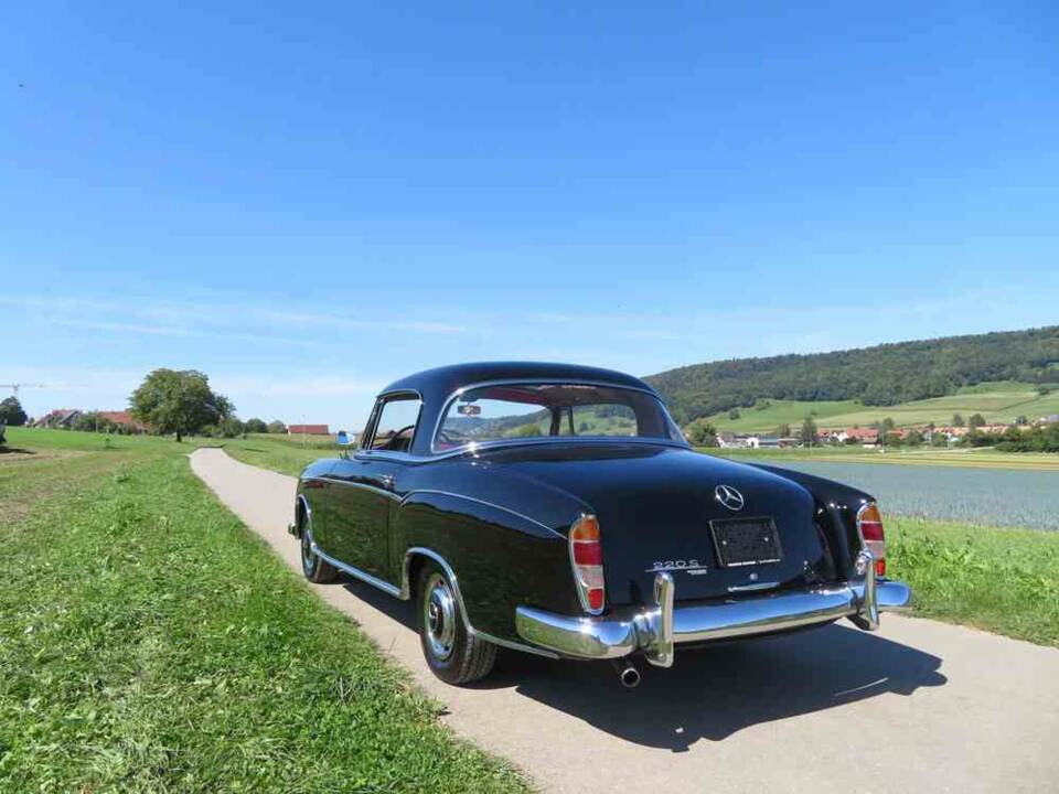 Image 2/20 of Mercedes-Benz 220 S (1958)