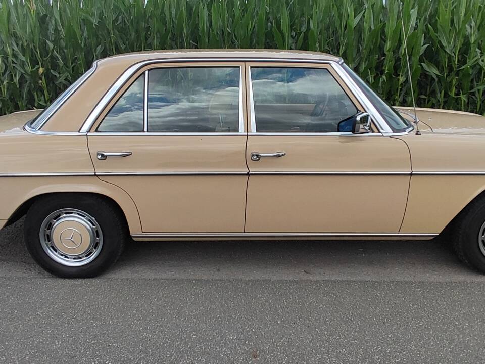 Bild 21/59 von Mercedes-Benz 230&#x2F;4 (1974)