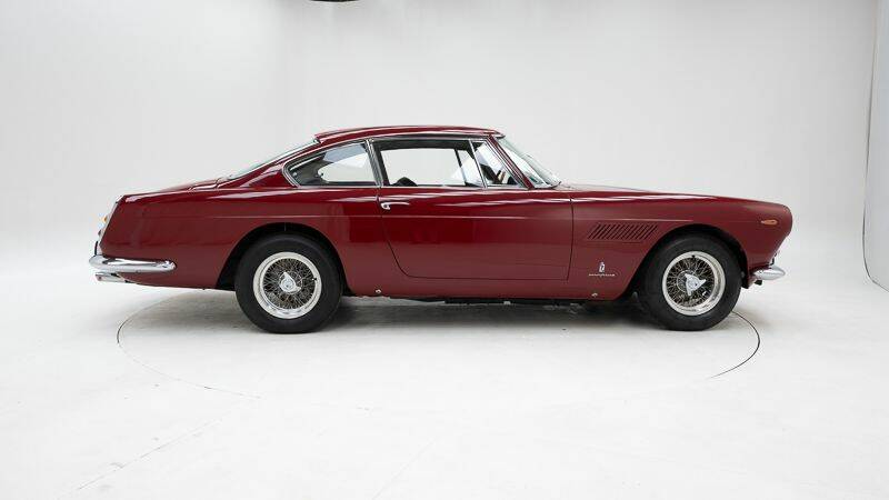 Image 9/15 of Ferrari 250 GT&#x2F;E (1961)