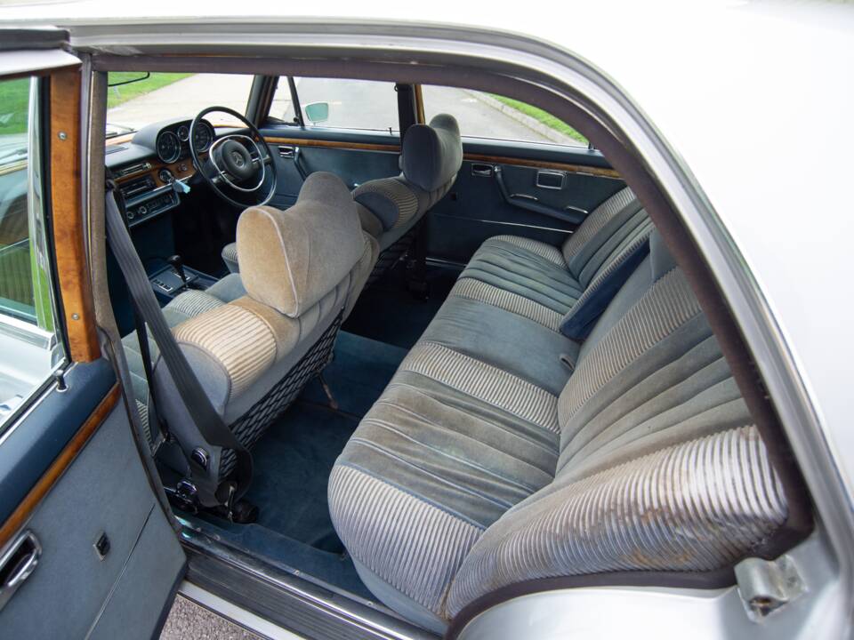 Immagine 18/34 di Mercedes-Benz 300 SEL 3.5 (1972)
