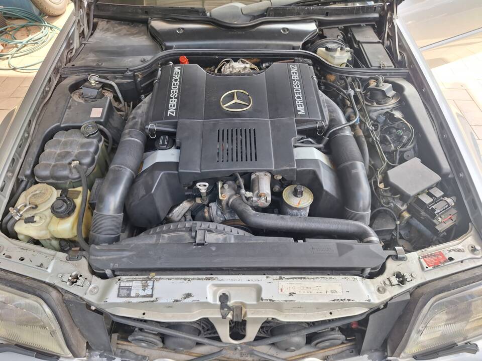 Bild 25/26 von Mercedes-Benz 500 SL (1990)