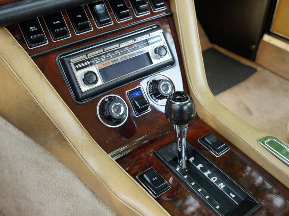 Image 36/50 of Jensen Interceptor MK III (1976)