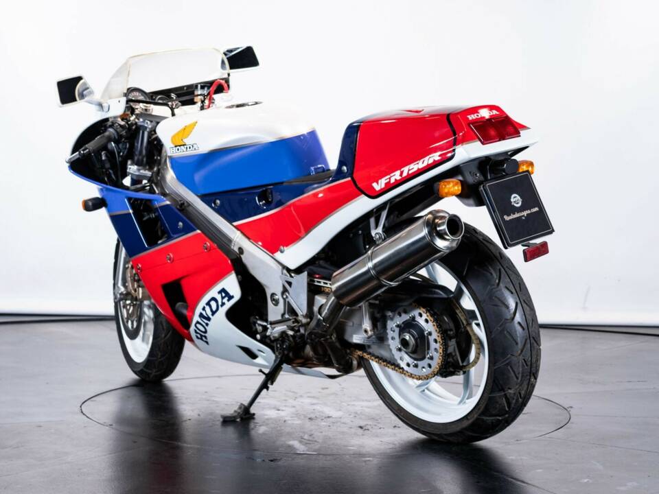 Afbeelding 2/50 van Honda VFR 750R RC 30 (1989)