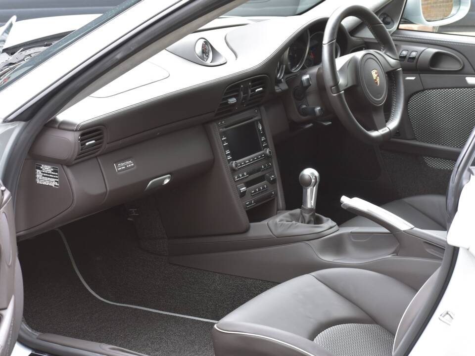 Image 37/50 of Porsche 911 Sport Classic (2010)