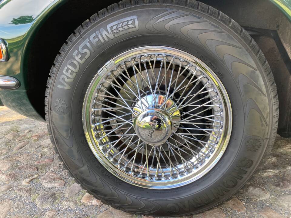 Afbeelding 14/47 van Jaguar E-Type V12 (2+2) (1973)