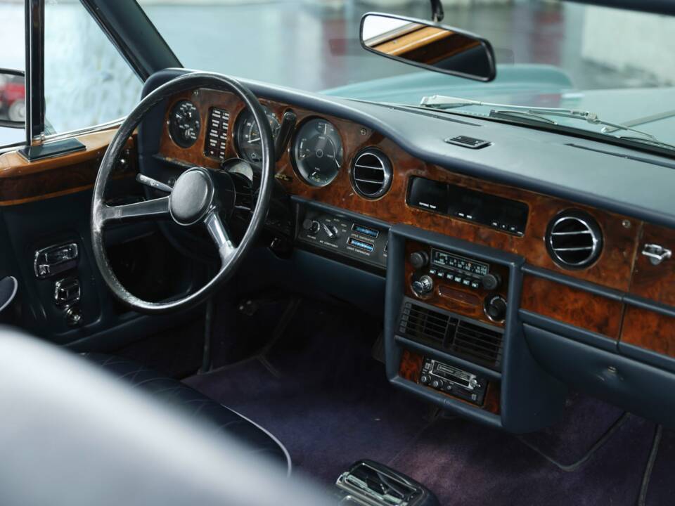 Image 27/48 of Rolls-Royce Corniche I (1980)