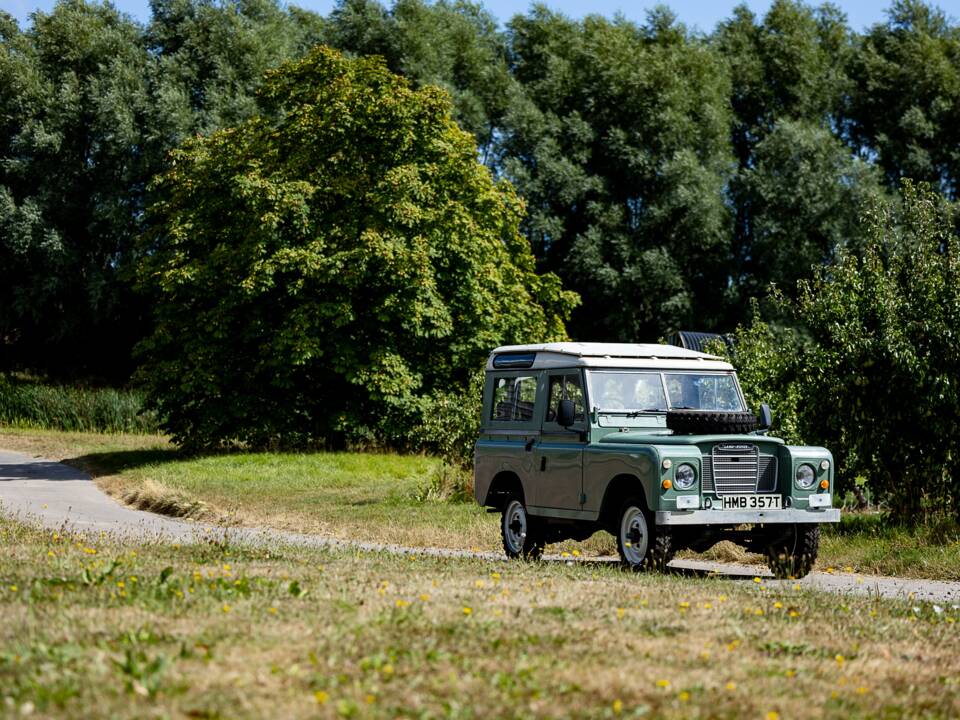 Image 20/50 of Land Rover 88 (1978)