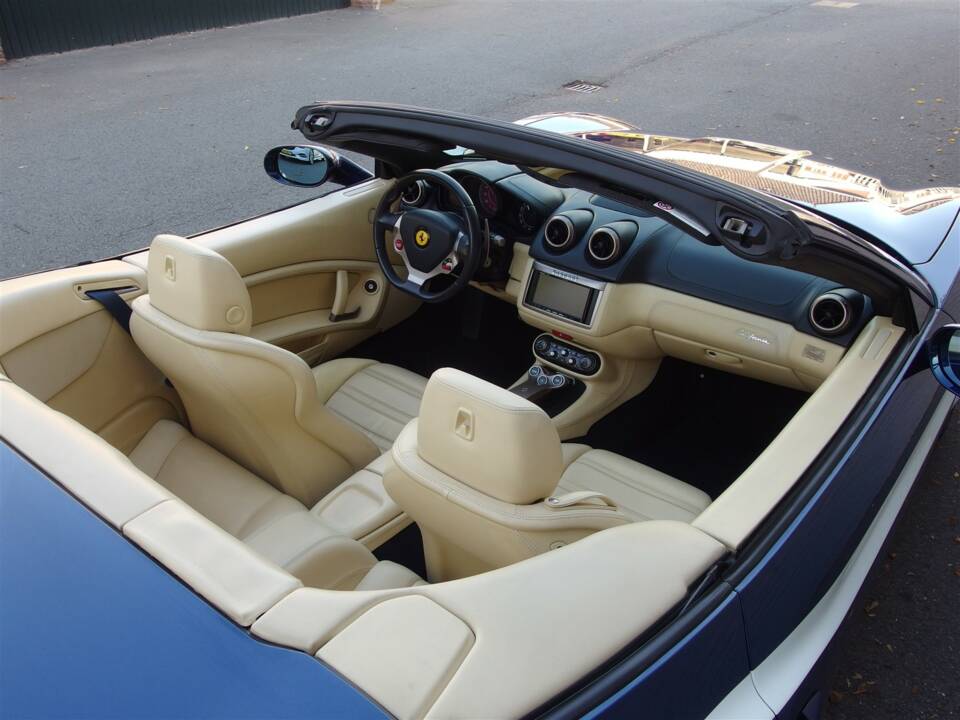 Bild 53/99 von Ferrari California (2009)