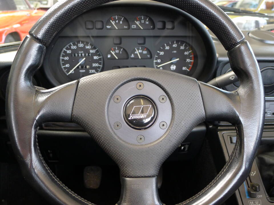 Imagen 3/34 de Alfa Romeo 2.0 Spider (1992)