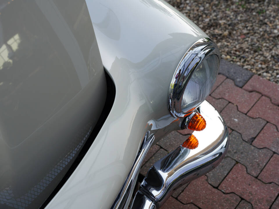 Image 24/50 of Mercedes-Benz 190 SL (1962)